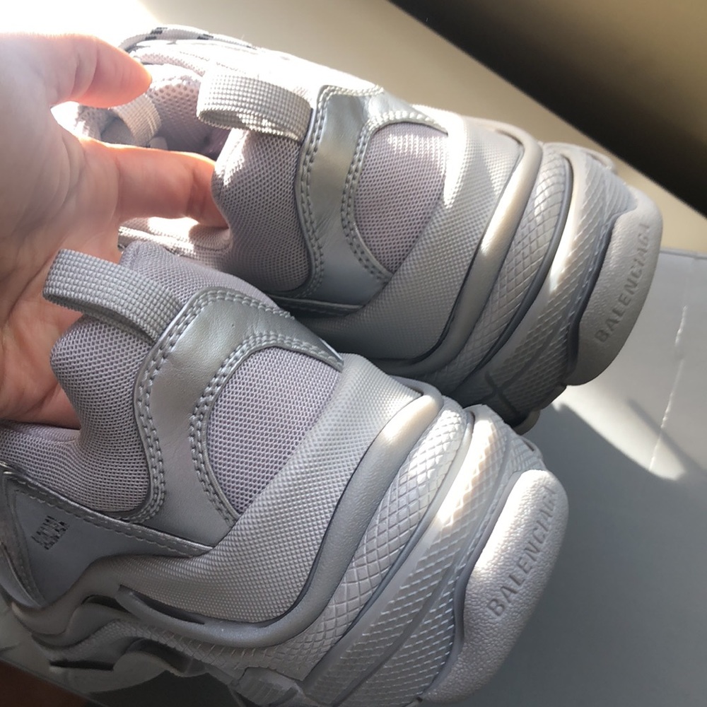 Balenciaga gray triplets sneakers - Picture 6 of 10
